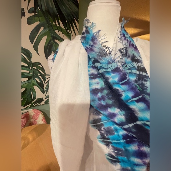 Steve Madden White and Blue Uni Scarf - Picture 4 of 7